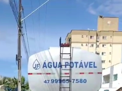 Molhação de ruas para controle de pó